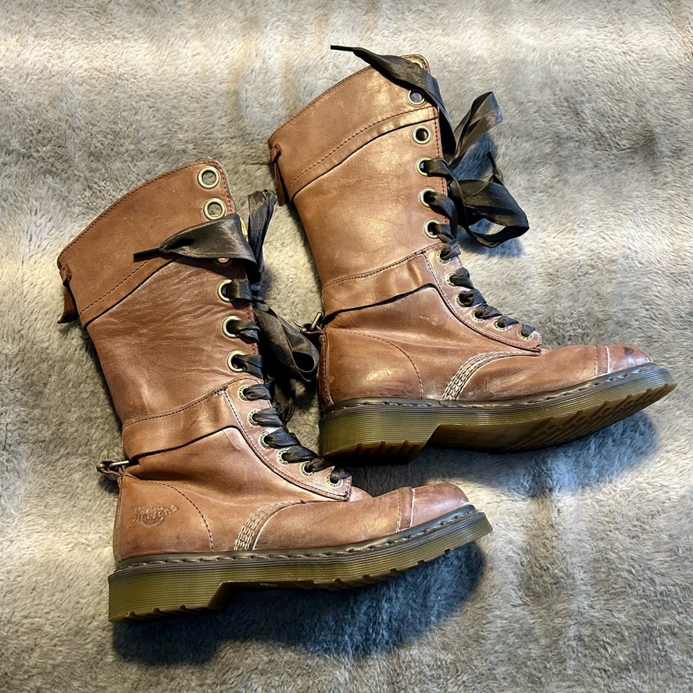 Dr. Martens 1914 Triumph Leather Boots